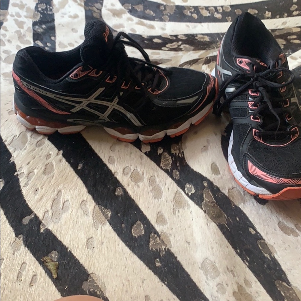 ASICS women’s tennis shoes